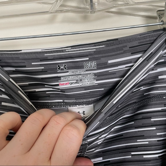 Under Armour HeatGear Compression Striped Womens Leggings - size L - NWOT - Picture 9 of 10